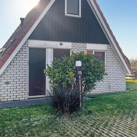 3 Bedroom In Holiday home Den Oever